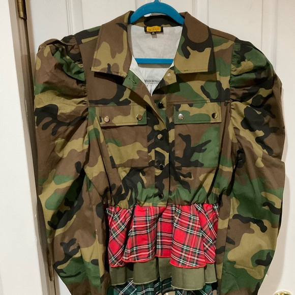 Camo Peplum Top XL | Statement Ruffle Plaid Hem | Streetwear Chic NWOT - Picture 8 of 9